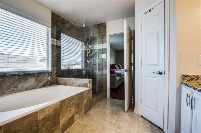 Building Photo - 5000 Evergreen Dr