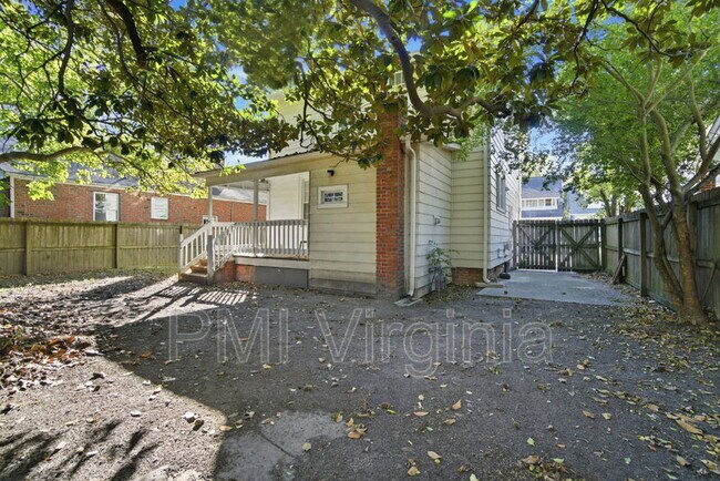 Building Photo - 630 W 36th St