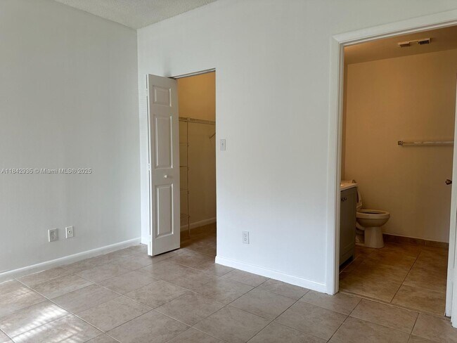 Building Photo - 601 Cypress Lake Blvd