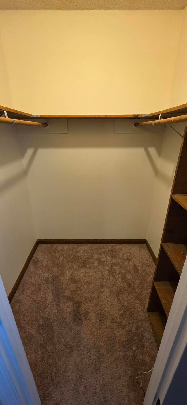 Building Photo - 4011 Pinnacle Way