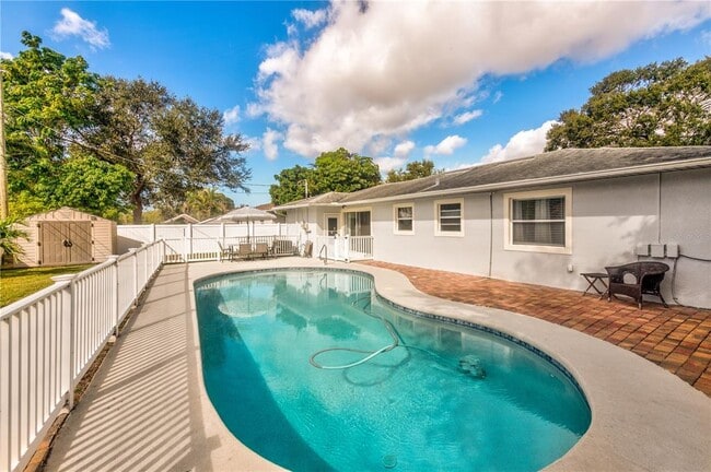 Building Photo - 5244 35th Terrace N