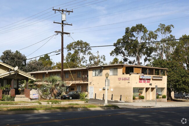 Building Photo - 610-612 W Grand Blvd