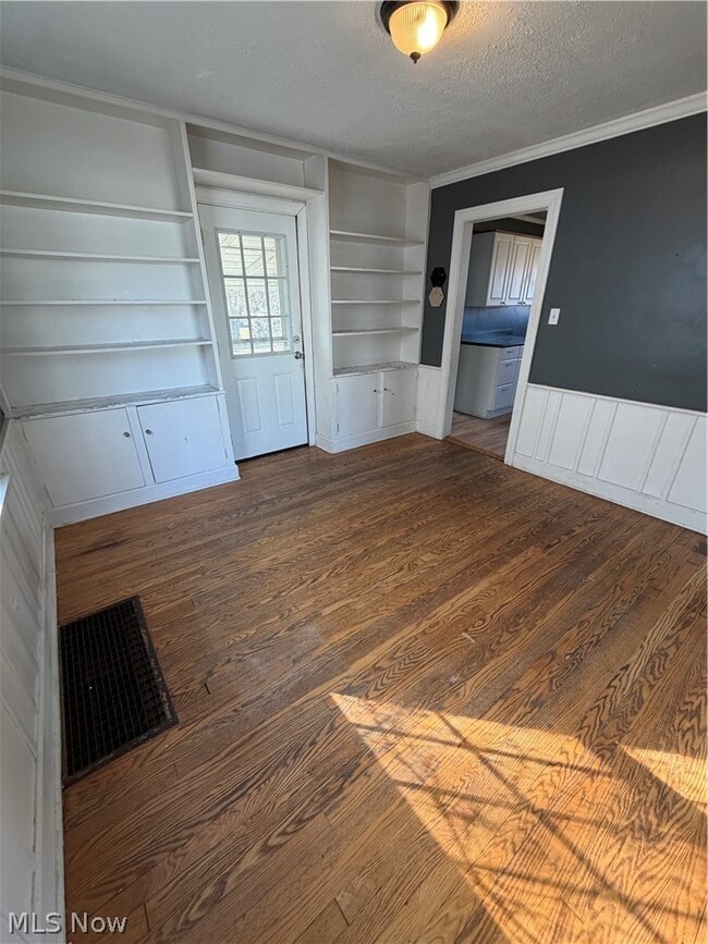 Building Photo - 143 Clifton Dr