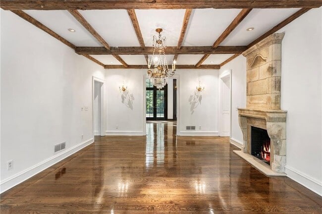 Building Photo - 2485 W Wesley Rd NW