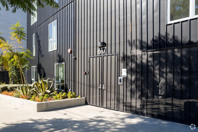 617 N Dillon St - The Dillon