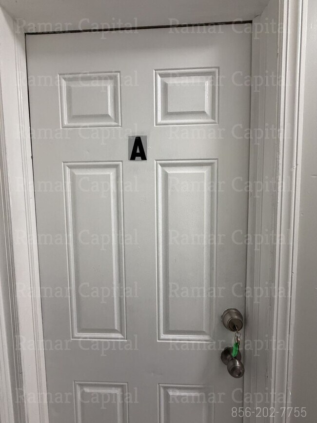 Building Photo - 714 Vine St