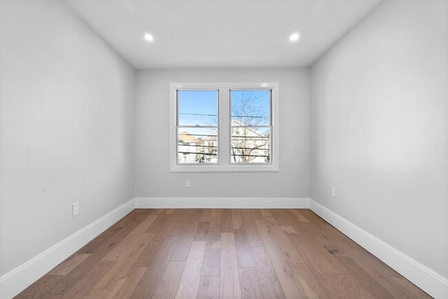 Building Photo - 39 Bonner Ave