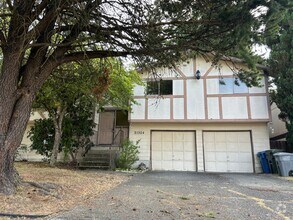 Building Photo - Renovated 3 Bed, 2.5 bath home w/2-car gar...