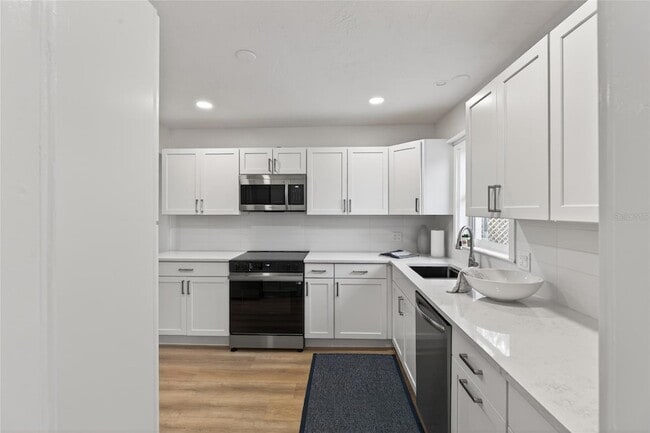 Building Photo - 5617 19th Ave S