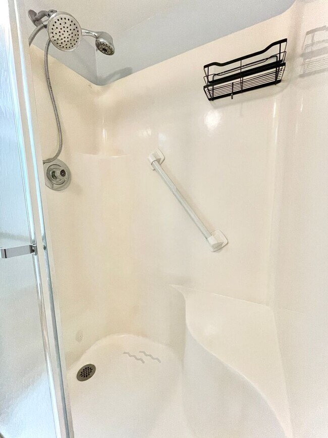 Building Photo - Application Under Review - 2 BR 2 Bath Con...