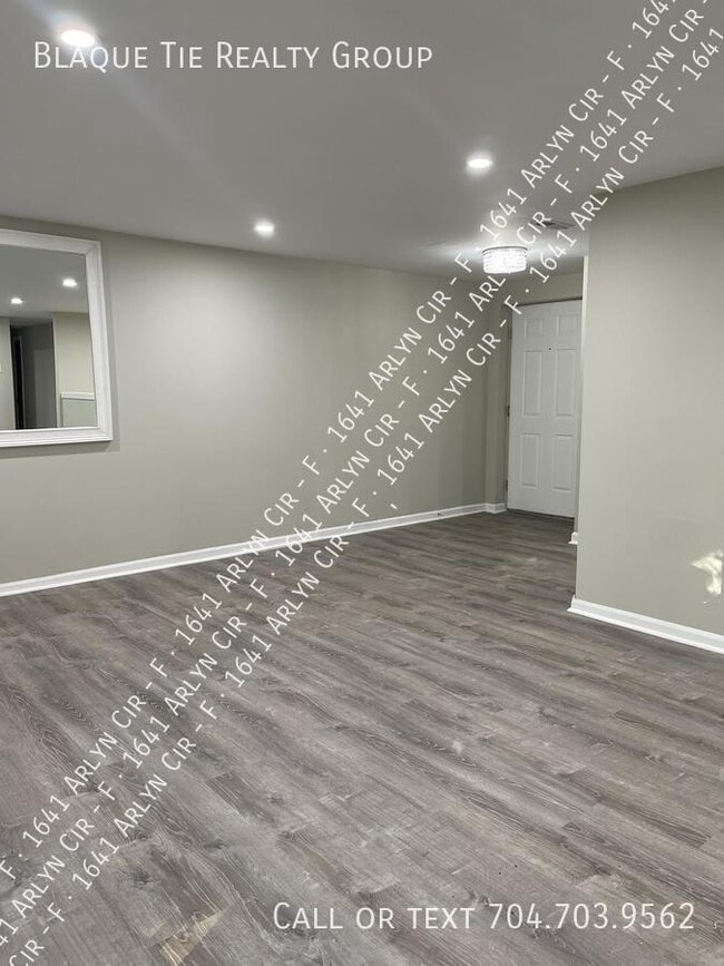 Building Photo - 1641 Arlyn Cir