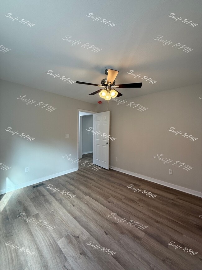 Building Photo - 1030 Oakland Ave