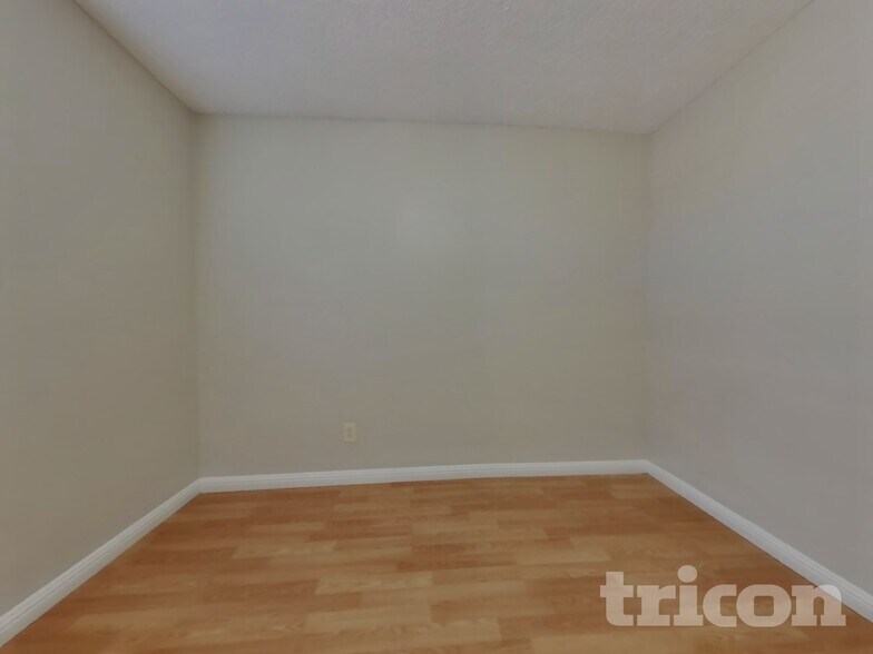 Building Photo - 3613 W Oakland St