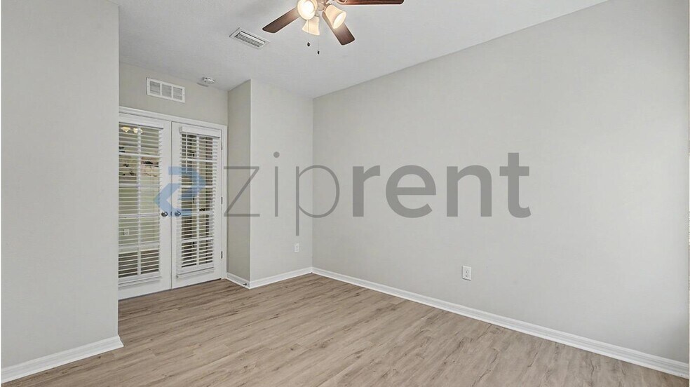 Building Photo - Unit