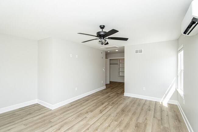 Building Photo - 312 Parker St