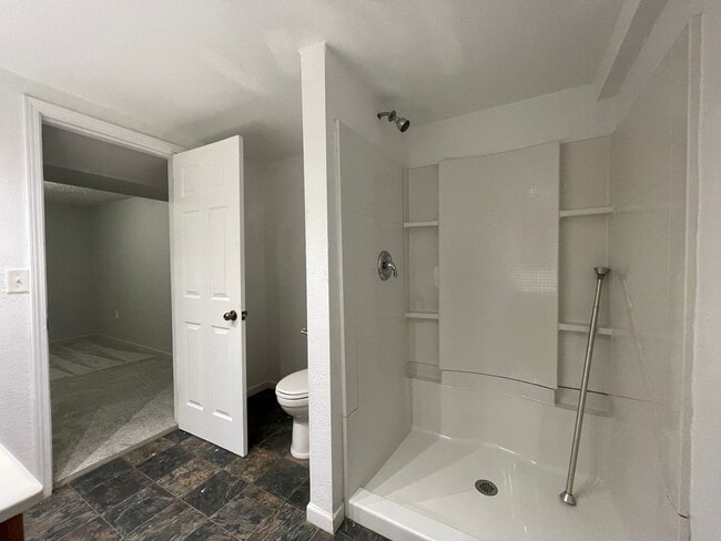 Building Photo - Cozy Three Bedroom in the Heart of Minot