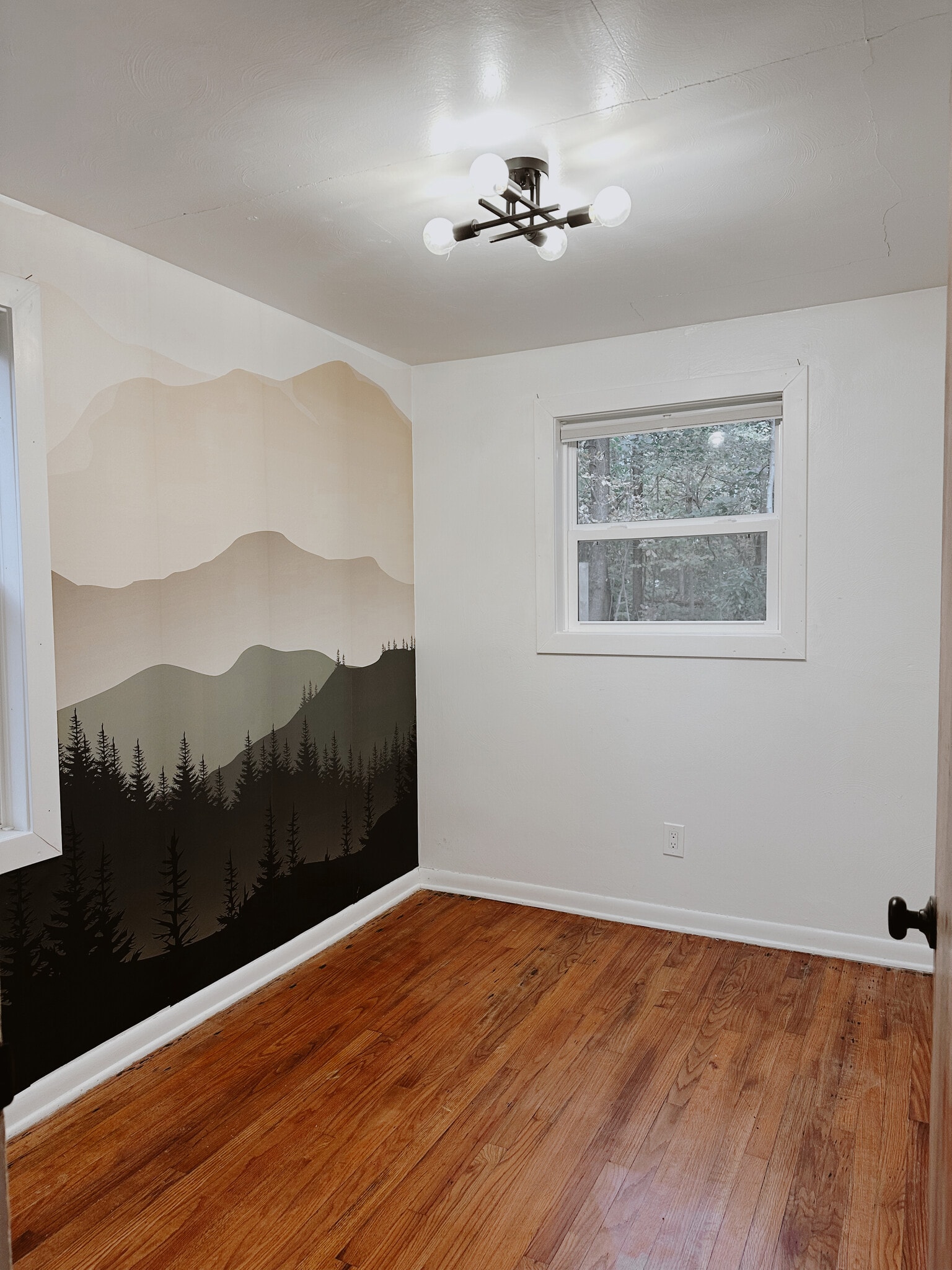 Guest room #2(with closet) - 9275 1st St