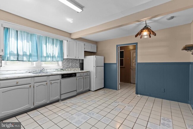 Building Photo - 129 Blake Ave