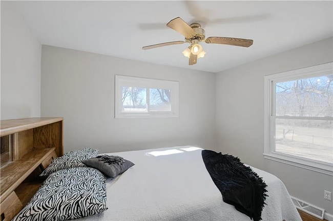 Building Photo - COMING SOON! 3 Bedrooms 2 Bathrooms $1,550