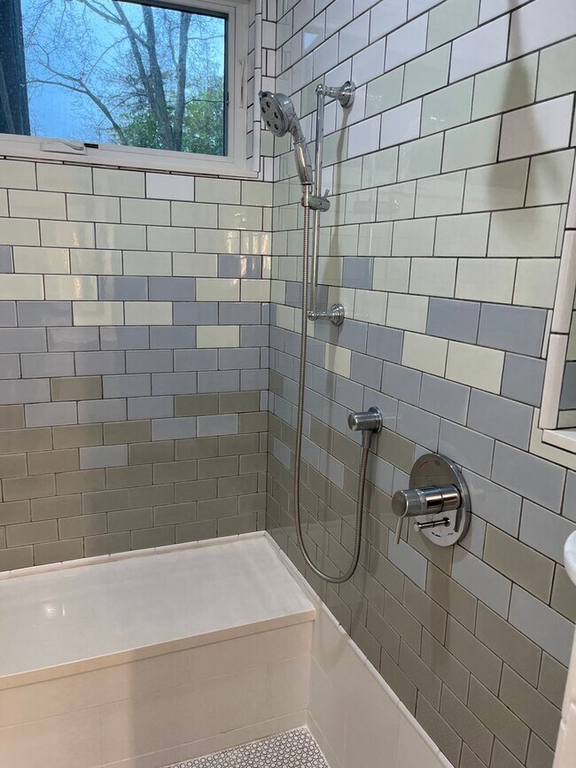 Building Photo - Newly Remodeled - 4/2 Concord Rancher - Lo...