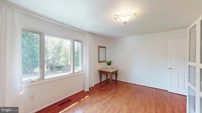 Building Photo - 317 Springvale Rd