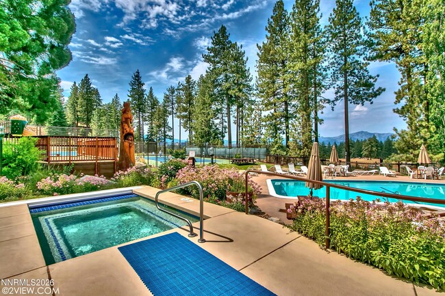 Building Photo - 215 Clubhouse Cir