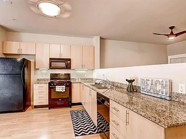 Building Photo - Downtown San Diego Urban Oasis – Available Now!