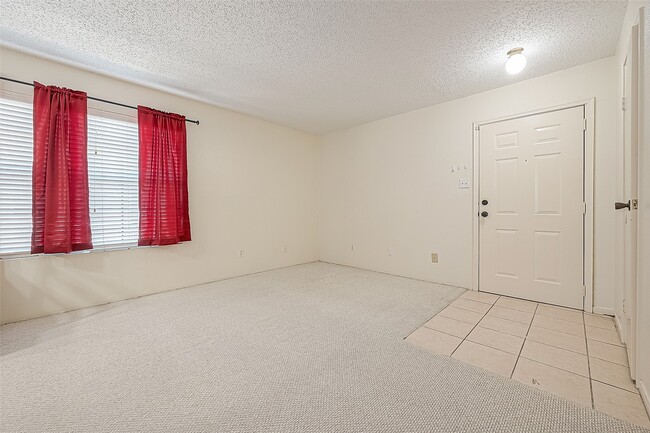 Building Photo - 2750 Holly Hall St