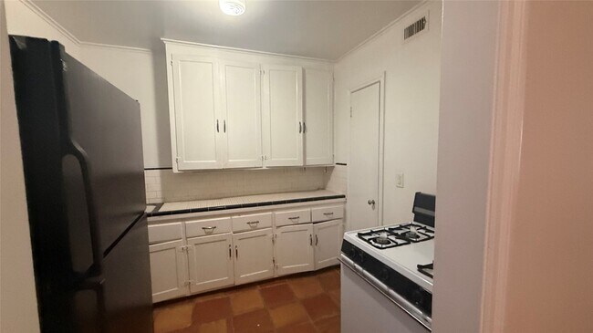 Building Photo - 1928 North Blvd