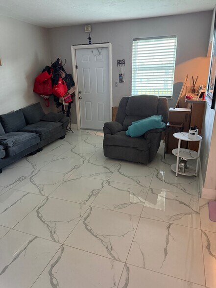 Building Photo - 4300 SW 67th Ave