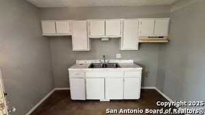 Building Photo - 5602 Bienville Dr