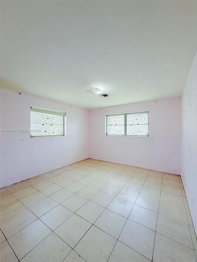 Building Photo - 1650 NW 26th Terrace