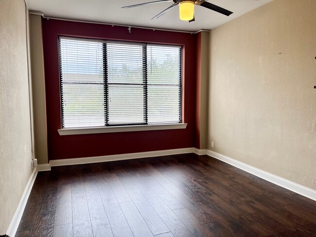 Building Photo - 311 W Ashley St
