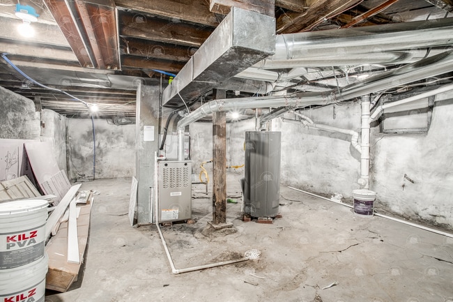 Building Photo - Cozy and Charming Two-Bedroom House with M...