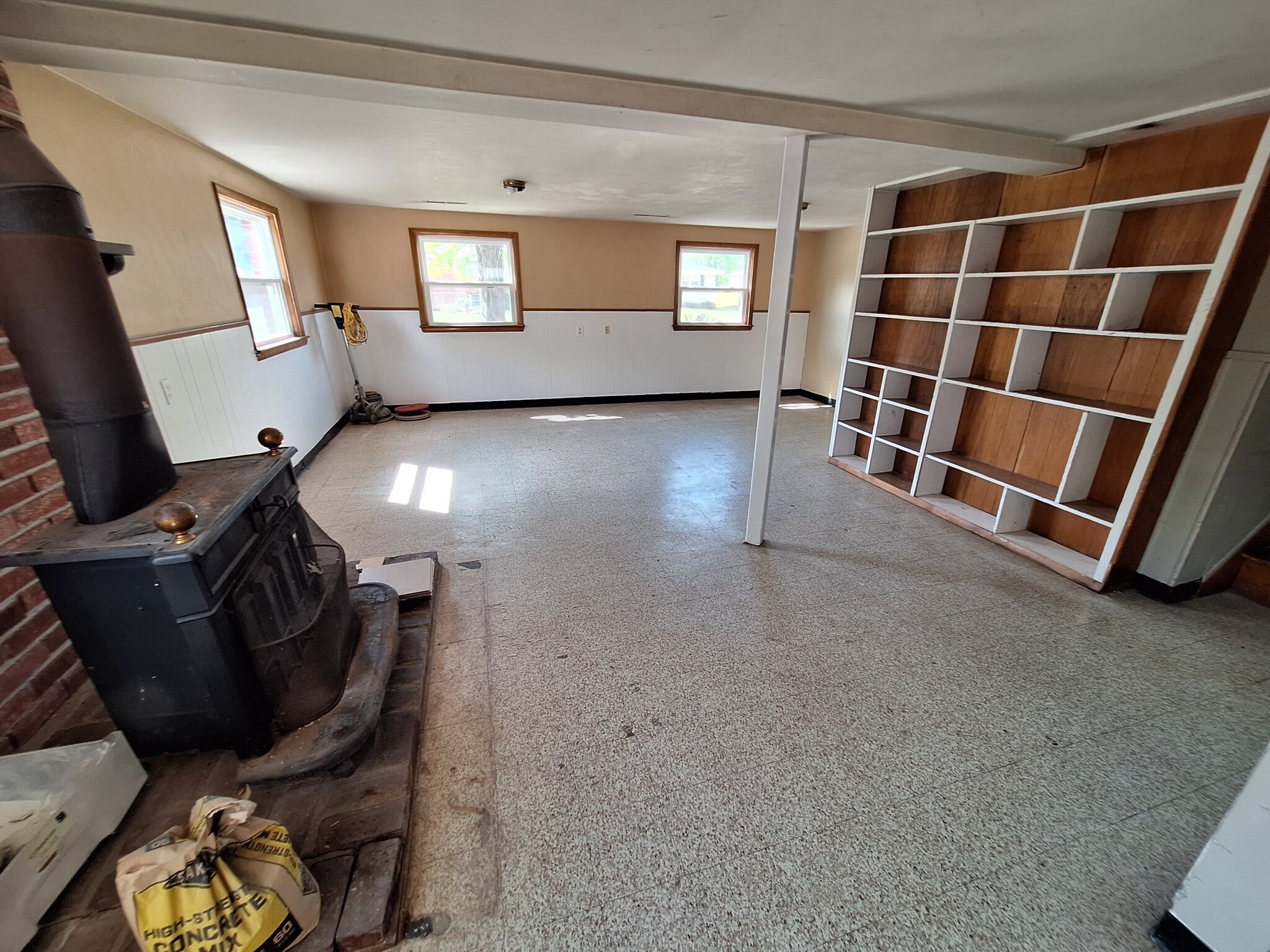 Lower level - 4113 Wooded Way
