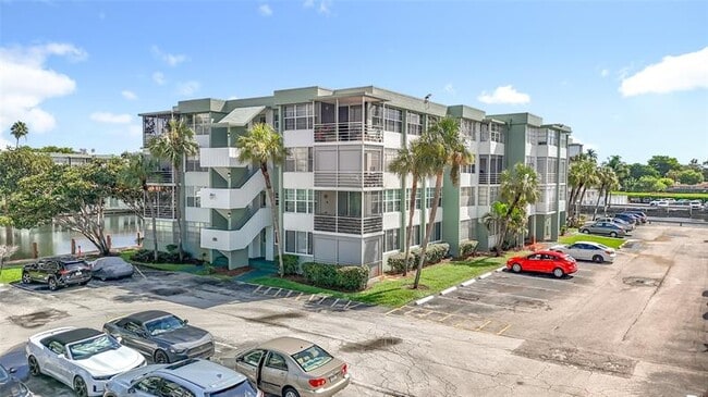 Building Photo - 2741 Taft St