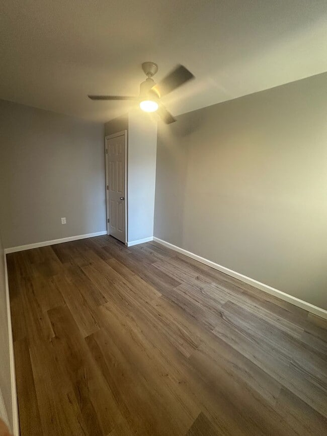 Building Photo - 2210 Greenwich St