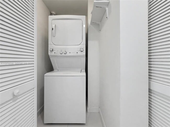 Building Photo - 7661 NW 107th Ave