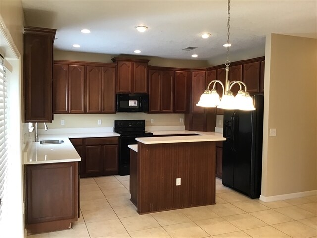 Building Photo - 1147 Hyacinth St