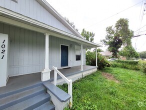 Building Photo - 1021 N Q St