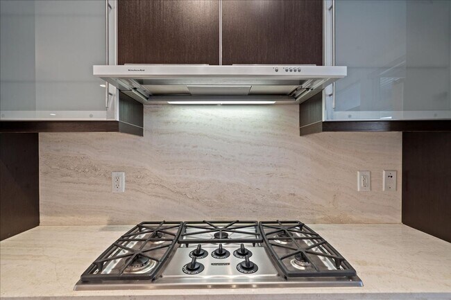 Building Photo - Resort Style Amenities in a Luxury, Modern 2 Bedroom Condo