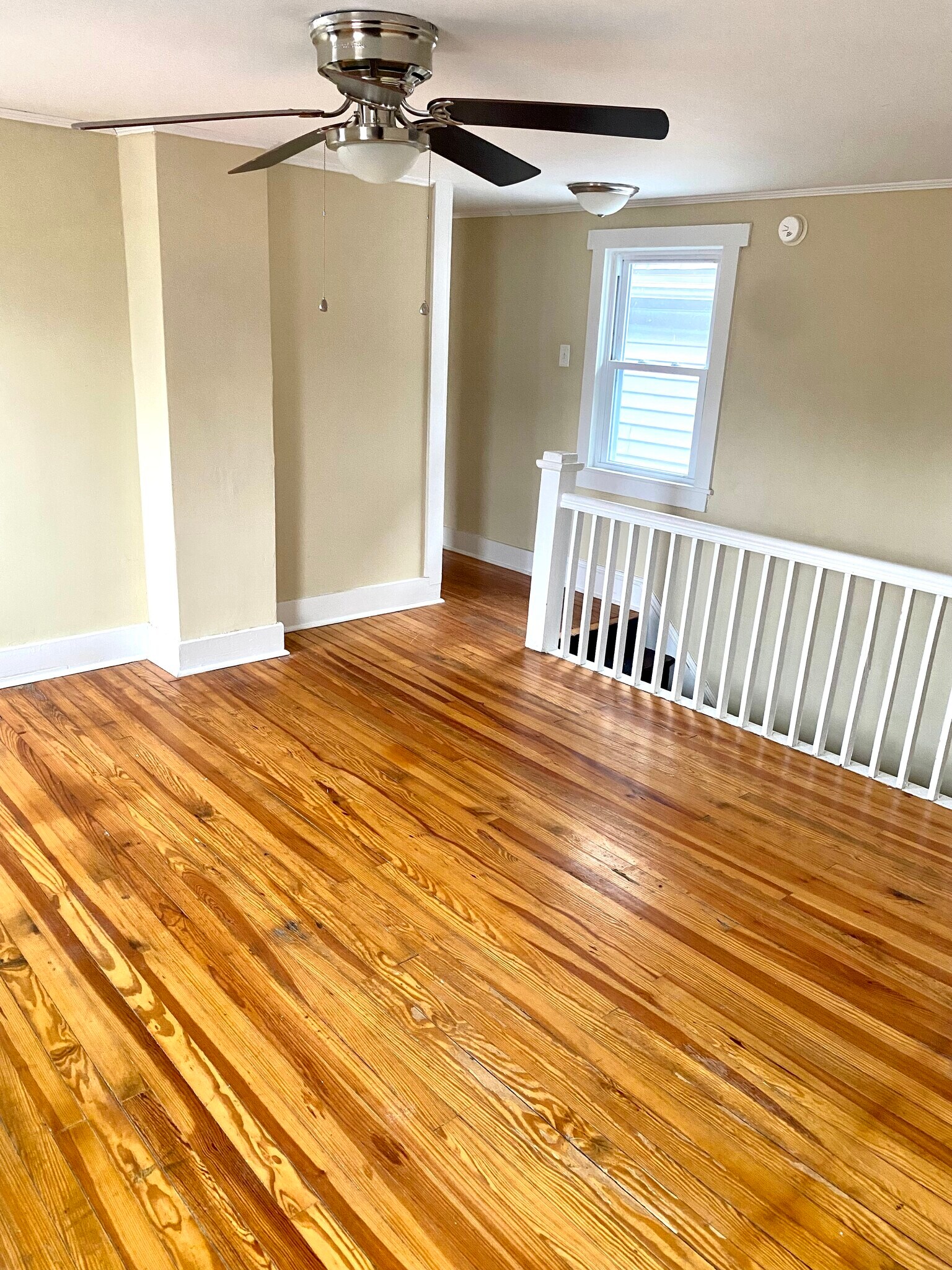 Building Photo - 19 Center St