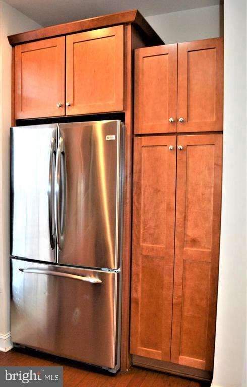 Building Photo - 426 N Thomas St