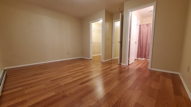 Building Photo - 209 E 18th Ave