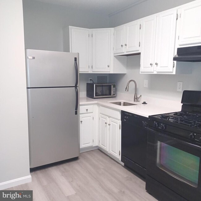 Building Photo - 3701 S George Mason Dr