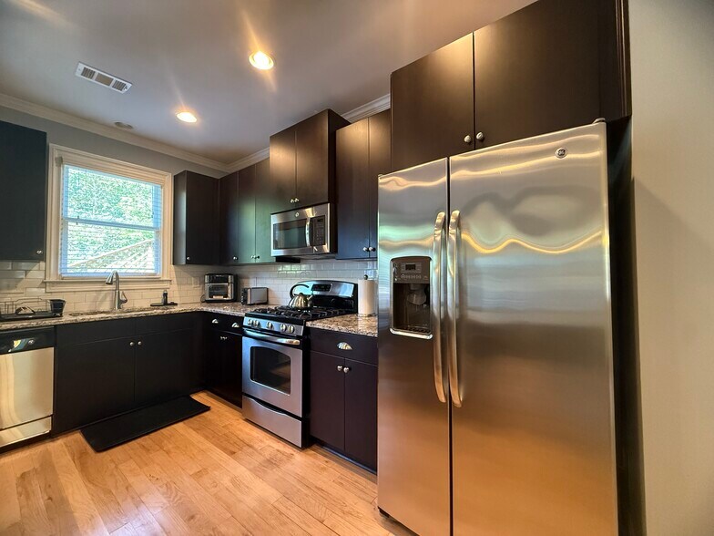 Building Photo - 1429 DuPont Commons Cir NW