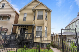 Building Photo - 5923 S Loomis Blvd