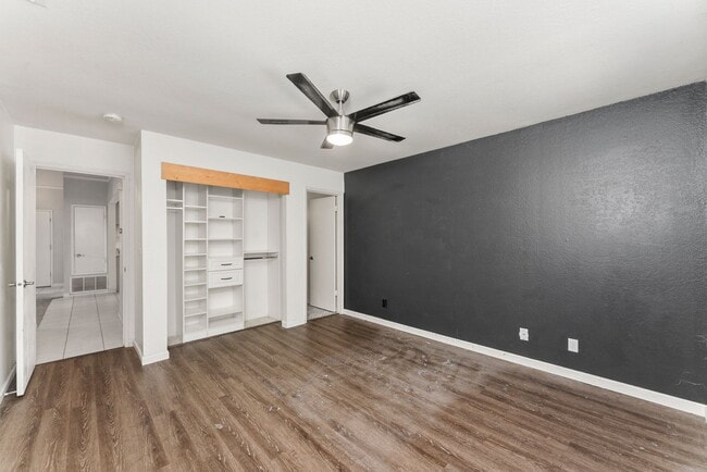 Building Photo - Charming 2 Bedroom 2 Bath Duplex