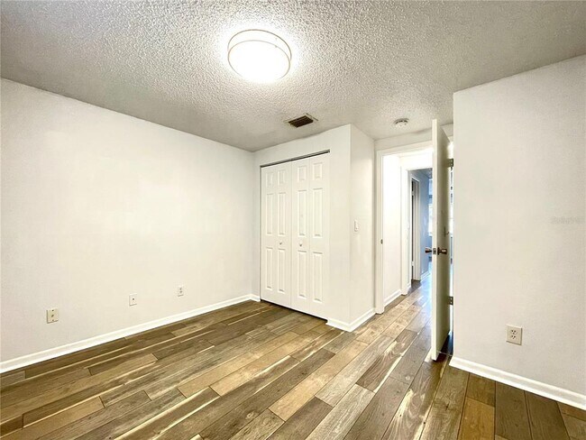 Building Photo - 3301 Russett Dr