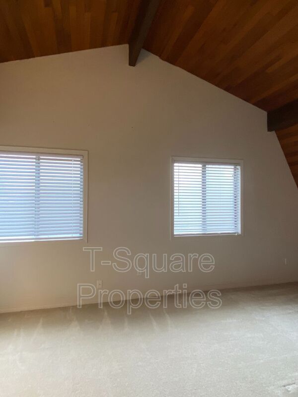 Building Photo - 5115 159th Ave NE
